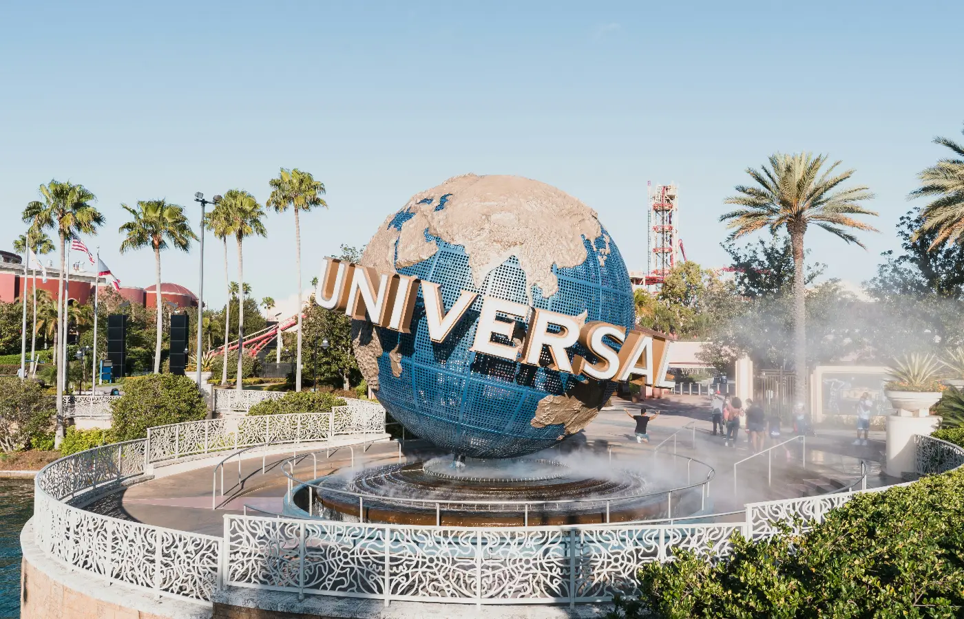 should families choose disney world or epic universe in